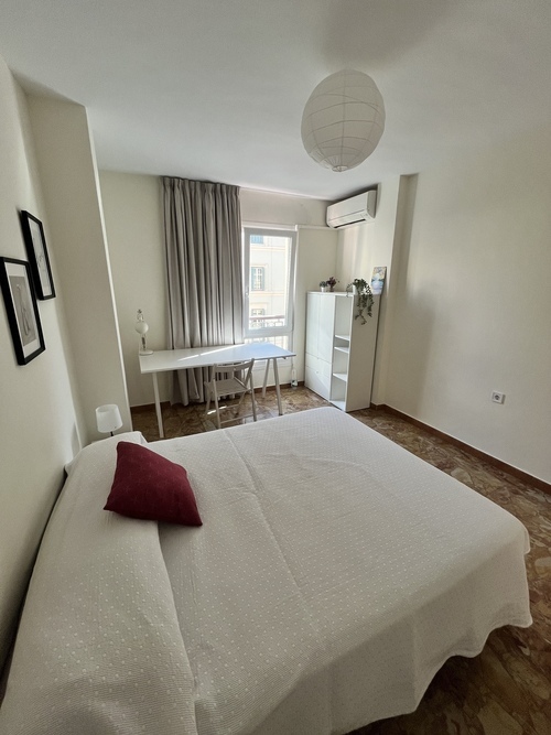 Exclusive Women-Only Apartment in the Heart of Málaga