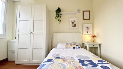 Habitación espaciosa y luminosa