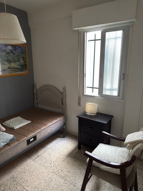 bright room whit TV in shared flat