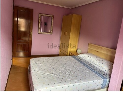 Habitación con mucha luz en Solokoetxe