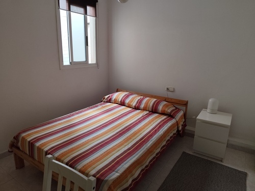 RAVAL-Bright room/Habitación luminosa-Women only/Mujer 