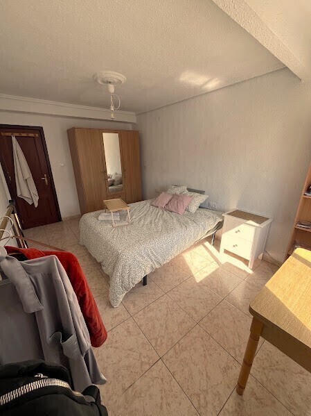 Habitación doble y espaciosa