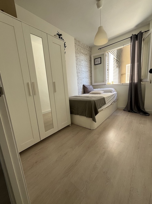 habitacion luminosa en piso tranquilo y limpio!!