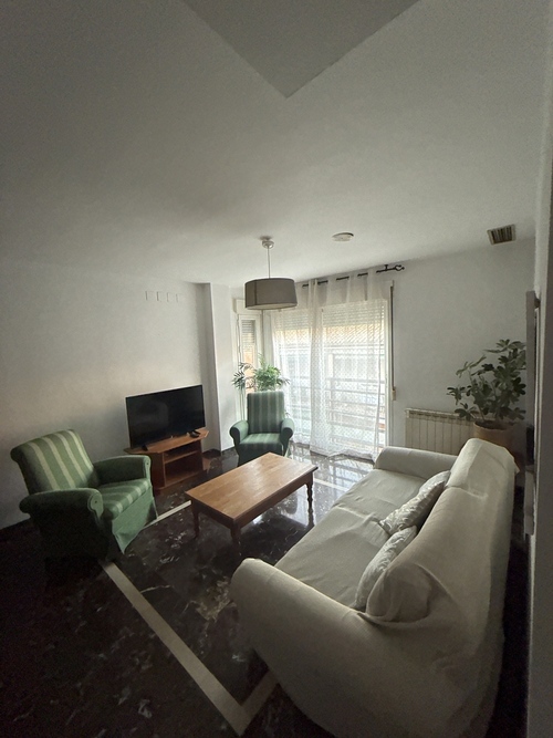 habitación en arquiler en calle arabial 104