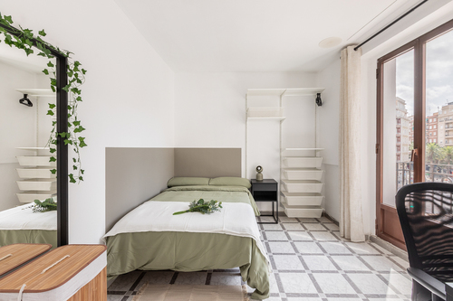 Room in Coliving in Plaza España 2, Valencia R5