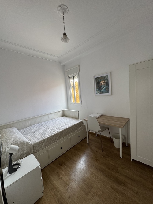 Habitación disponible en una zona centrica y tranquila 