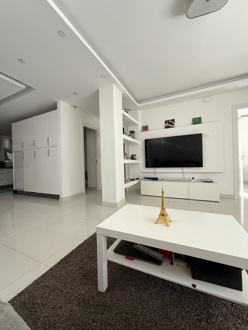 Habitación con cama doble espaciosa 
