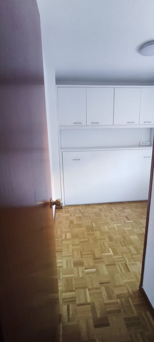 Habitación con mucha luz, con baño privado