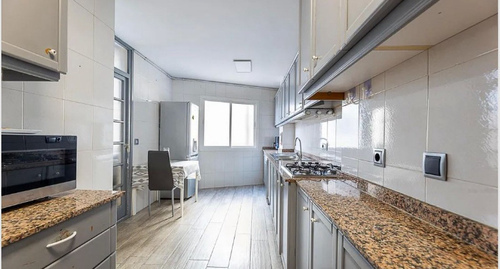 Primer piso con ascensor y balcón en Palma