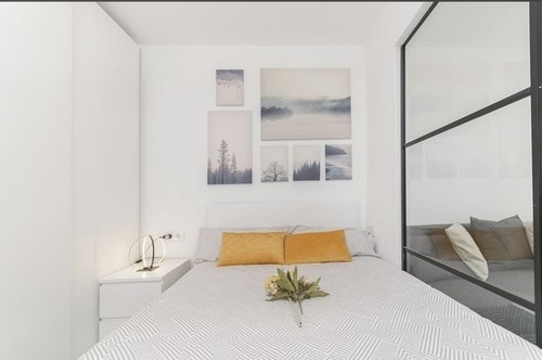 Piso con todo reformado con balcón en centro 