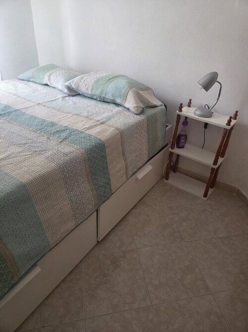 Habitación con mucha luz en El Molinar, amueblada.