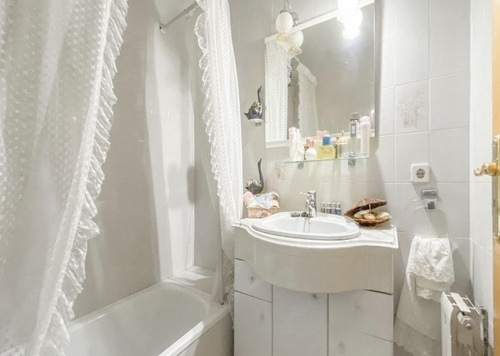 Piso sin depósito, con terraza en Pere Garau