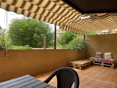 Se busca compañera para piso con gran terraza