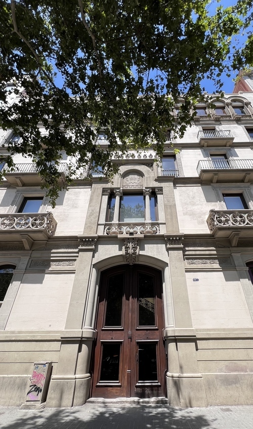 CERCA DE CASA BATLLO: COWORKING BAÑO PRIVADO