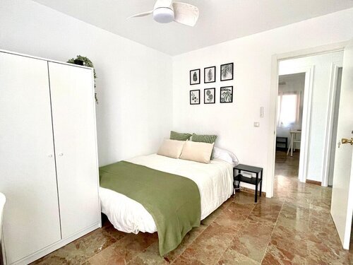 Habitación exterior con balcón