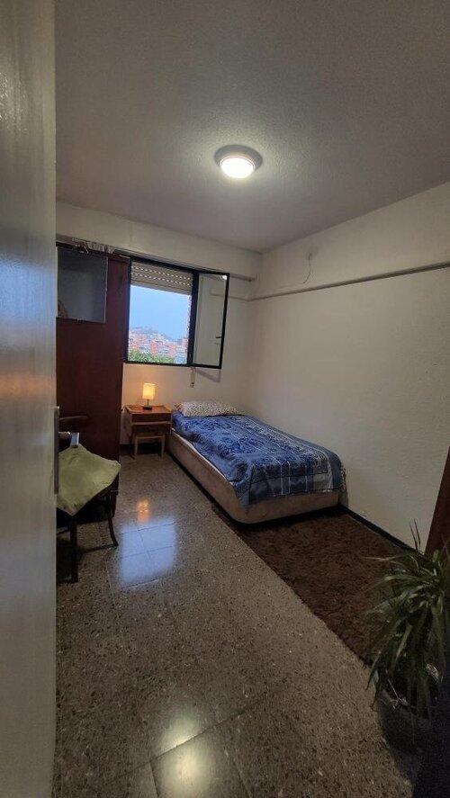 Habitación con mucha luz en Joan XXIII