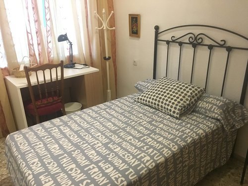 Chicas. Habitación chicas en Alicante 