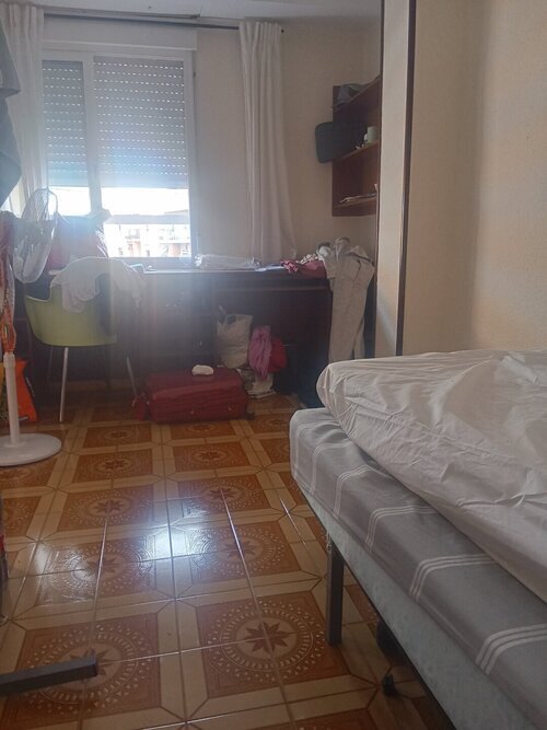 Habitación grande en Benimaclet.Está en la calle dolore